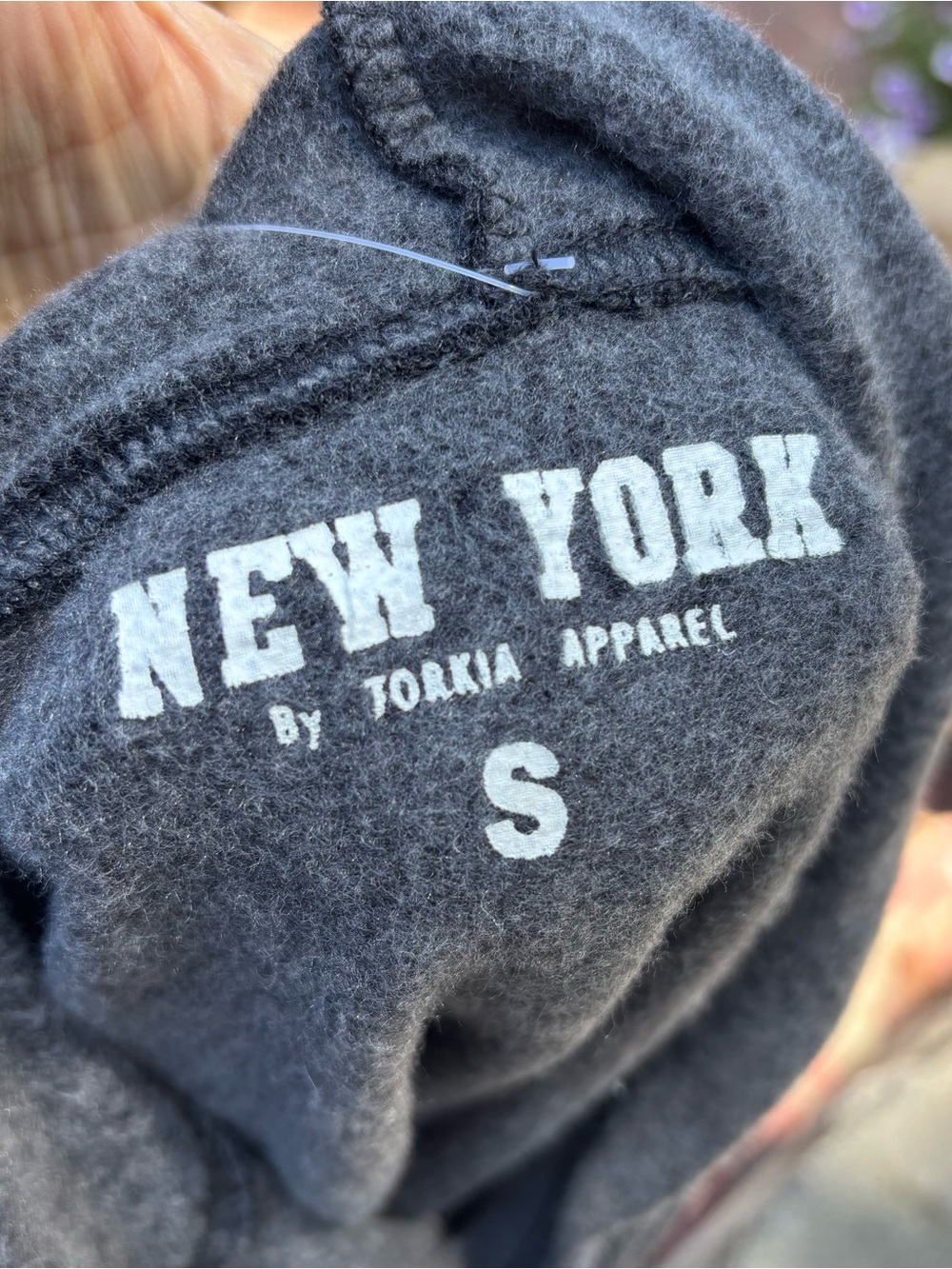 Cropped Black 'New York' Pullover Hoodie - Picture 8 of 9